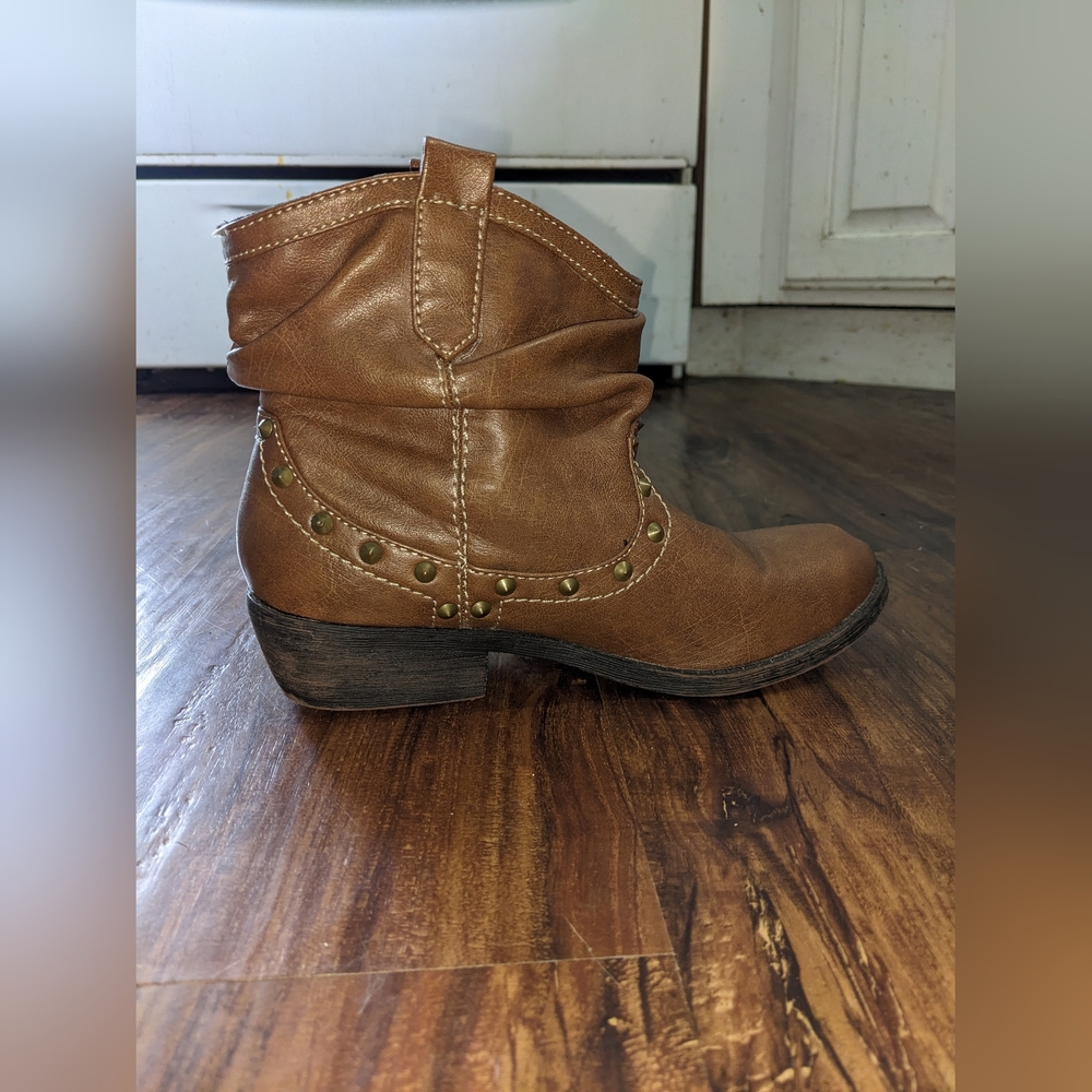 Brown Faux Leather Slouchy Ankle Boots Studs Size 6 Boho Cottage Fairy Festival